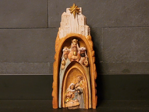 Nesting nativity stand