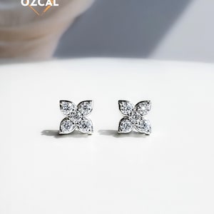 VVS1 Moissanite Four Leaf Clover Stud Earrings: Diamond Alternative Waterproof Sterling Silver Jewelry