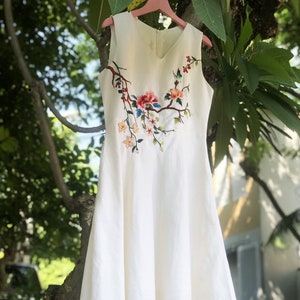 Hand Embroidered white linen dress with bird and flowers, hand embroidery dress for women, tinythingsmadeuhappy