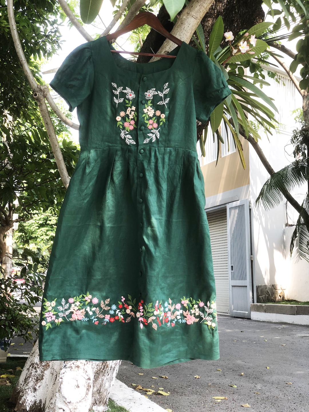 アメリヴィンテージ　DAMASK EMBROIDERY LINEN DRESS Ameri（アメリ）の「DAMASK EMBROIDERY LINEN DRESS（ワンピース