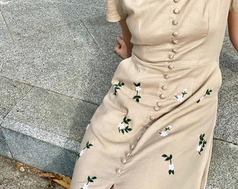 Cream linen dress with hand embroidered white daisy flower, handmade linen woman dress,Tinythingsmadeuhappy