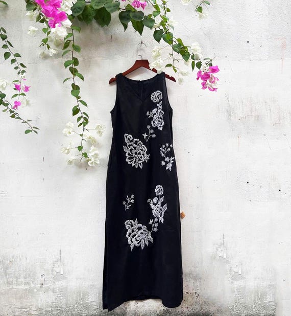 black dress with white embroidered flowers Embroidered dress with White flowers, hand embroidery dress for women, tinythingsmadeuhappy