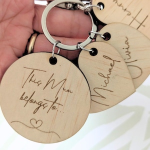 This mum belongs to – Mother’s Day Gift from Kids – Custom Wooden Keychain – Gift for Mom, Mummy, Grandma – Handcrafted Keepsake - Heart