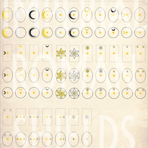 Op de afbeelding: Een vel met zwarte en witte stickers met verschillende maan- en sterdesigns. De stickers zijn op een beige achtergrond. De tekst "ROYAL SHIELDS" is in wit gedrukt aan de onderkant van het vel.