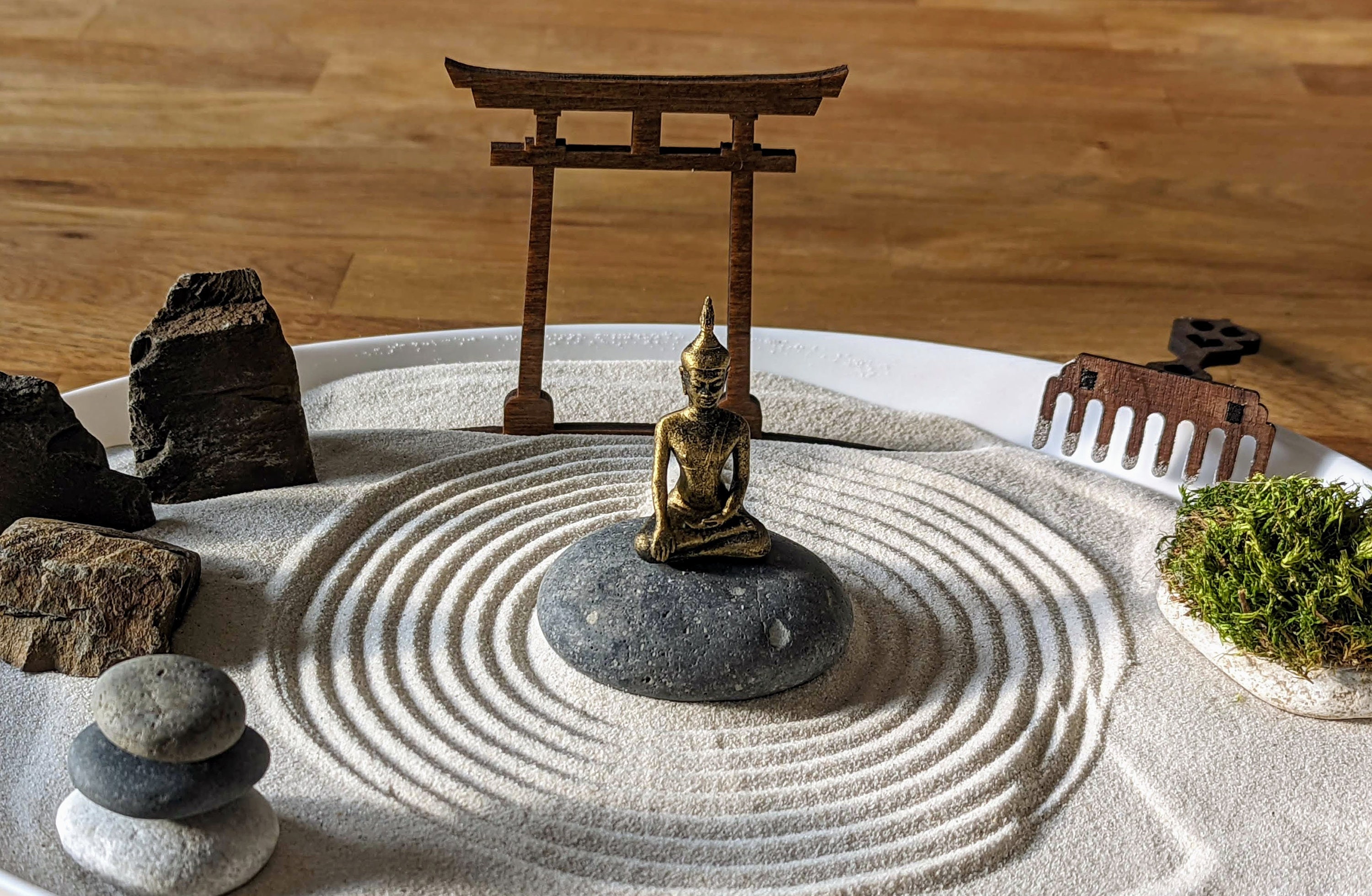 送料込み 特大 夫婦 蛇紋石(国産) 台座付き XL Large White Zen Garden With Buddha, Moss, Stones and Rake