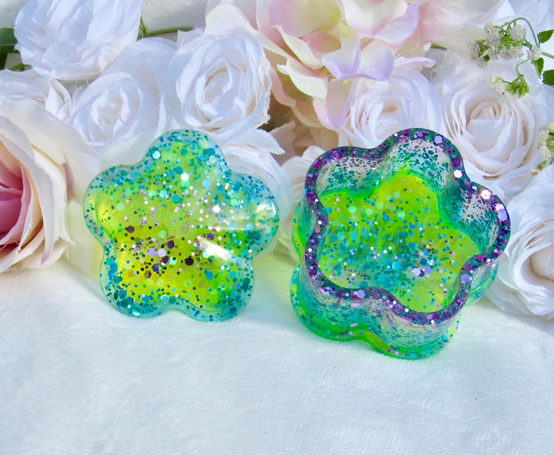 Stash Box with Glitter Sparkling Green Flower Shaped Box With Lid Stunning Jewelry Box Resin Flower Jar Multi-colored Trinket Box