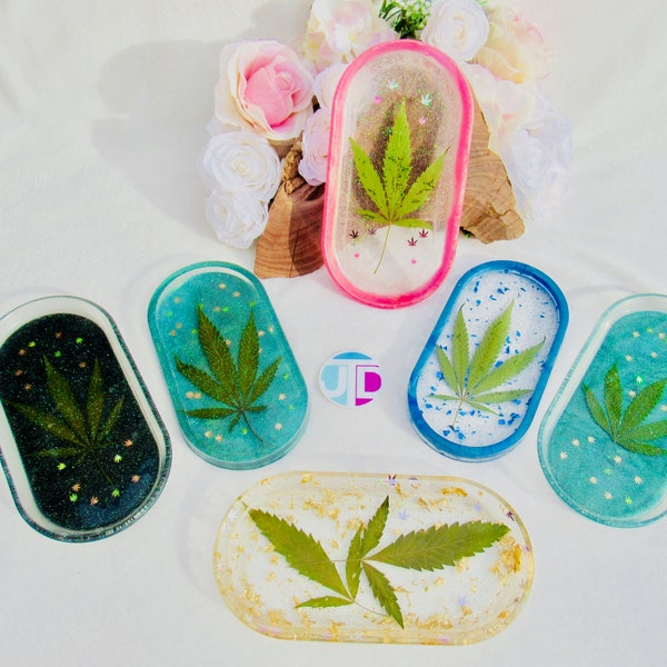 Rolling Tray with Real Weed Leaf, Custom Stoner Tray, 420 Friendly Tray, Cannabis Leaf,  Pot Leaf Ashtray, Unique Gift, Trippy Rolling Tray