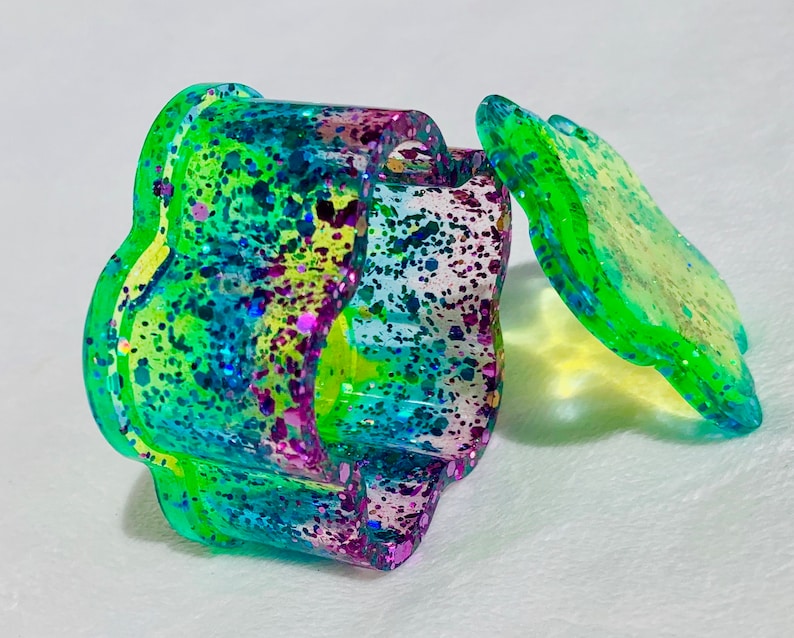 Stash Box with Glitter Sparkling Green Flower Shaped Box With Lid Stunning Jewelry Box Resin Flower Jar Multi-colored Trinket Box