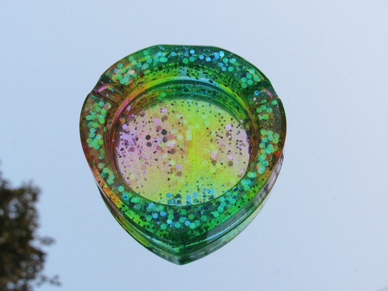 Unique Gift Rainbow Handmade Resin Teardrop Ashtray Pride Ashtray Candle Holder Ring Dish Beautiful Rainbow Soap Dish