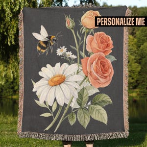 Floral Bouquet with Bee Illustration Throw Blanket, Cozy Soft Blanket, Unique Gift Idea, Perfect Home Decor, Beautiful Floral Design