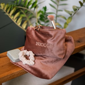 Personalisierte, bestickte Kosmetiktasche als Geschenk für Mama / beste Freundin / Braut / Junggesellinnenabschied in verschiedenen Farben