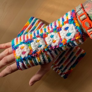 Skull hand warmers, handmade goth fingerless gloves, skull gloves, MADE TO ORDER