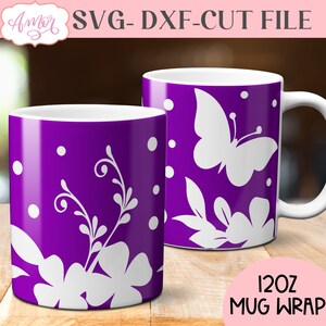 K&ouml;nnte beinhalten: Lilafarbener 12oz-Becher&uuml;berzug mit wei&szlig;em Blumenmuster und wei&szlig;en Punkten. Das Design beinhaltet einen Schmetterling, Bl&auml;tter und Blumen.