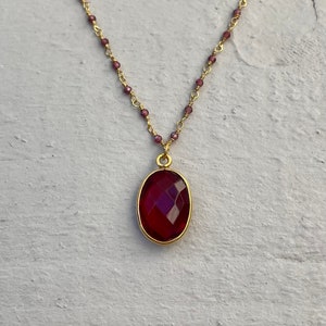 Garnet oval pendant necklace