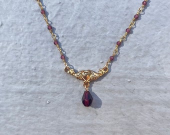 Garnet victorian style gold necklace