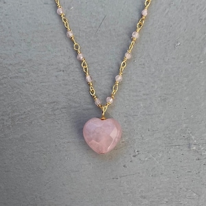 Rose quartz heart gold necklace