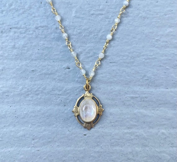 Vintage moonstone necklace
