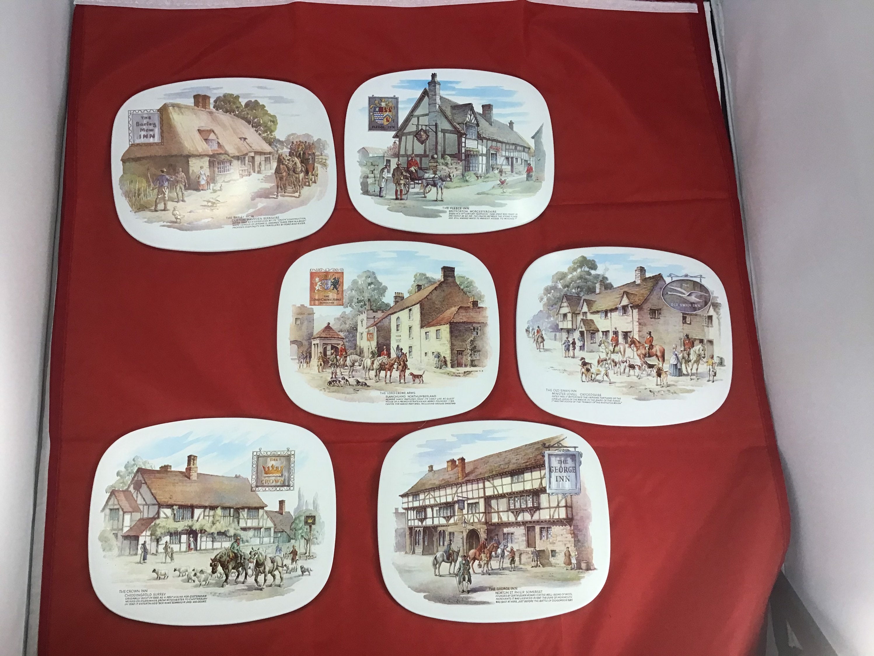 Napperons 1960's English Inns Images Vintage