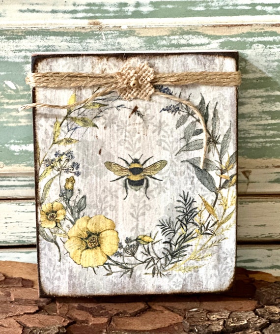 Bee Decor for Home, Farmhouse Bee Decor, Rustic Bee Decor,spring Bee Decor,bumble  Bee Decor,save the Bees,primitive Bee 