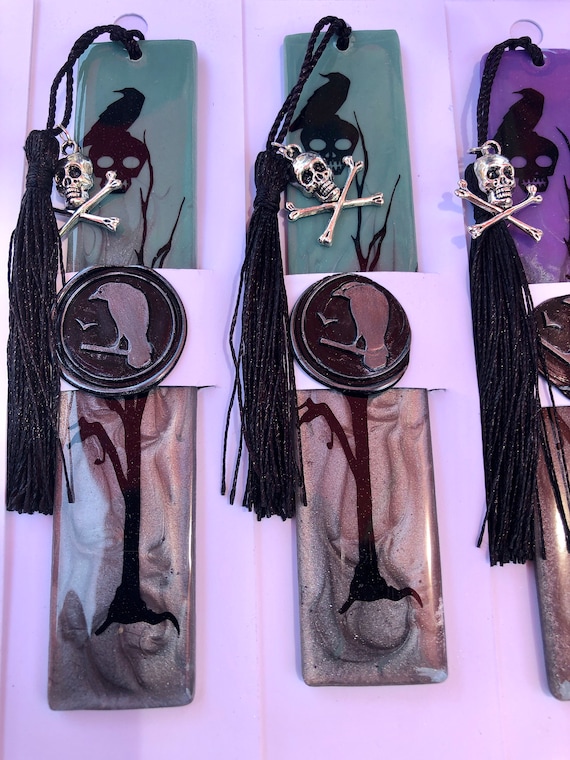 Skull bookmark,Skeleton Bookmark,Halloween Bookmark,Skull Decor,Gift For The Reader,Book Accessories,Raven Bookmark,Teacher Appreciation