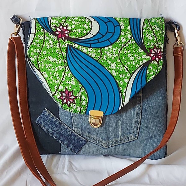 Sac à main d’embrayage en jean recyclé et wax africain vert, pochette de soirée