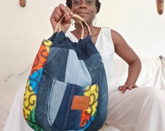 Borsa in jeans riciclati, stampa wax africana colorata, manici in