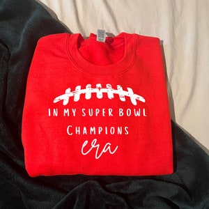 T Shirt Superbowl Champions. Taylor Swift. Travis Kelce. Kansas City Chiefs.