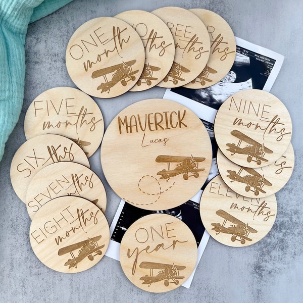 Airplane Milestones, Monthly Milestone Discs, Baby Monthly Signs, Baby Photo Props, Airplane Theme Baby Gift, Baby Boy Baby Shower Gifts