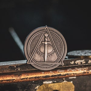 Badge Rogue Pin - Logo de classe moulé sous pression, le cadeau geek idéal pour D&D et les joueurs de table