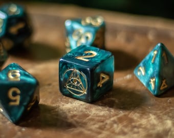 Pan's Luck - Verde bosque profundo con tinta dorada - Juego de dados Arcana Clockwork único para D&D, Pathfinder y juegos de rol de mesa
