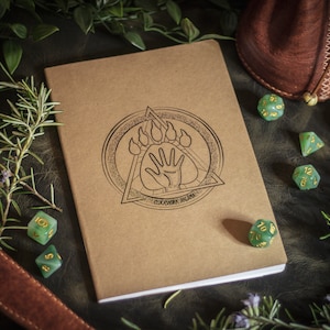Carnet de notes de l'aventurier druide - papier kraft à pois A5 - marque-page en cuir en option - cadeau idéal pour D&D et RPG de table