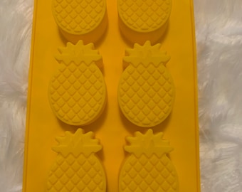 Cute pineapple silicone mold