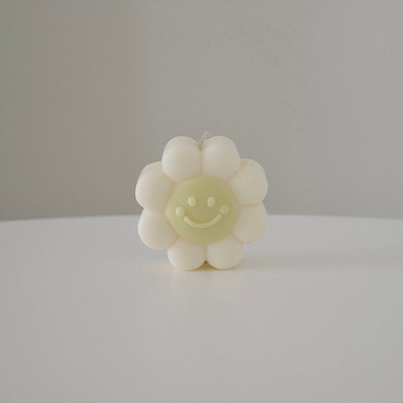 ‘Smiley Flowers’ Scented Candle - Full Glass, 11oz