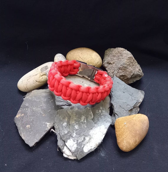 7 on sale paracord bracelet