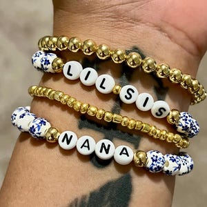Pulsera de porcelana azul, pulsera floral azul personalizable, pulsera de campana del sur, cuentas florales de porcelana azul, juego de pulseras, apilable