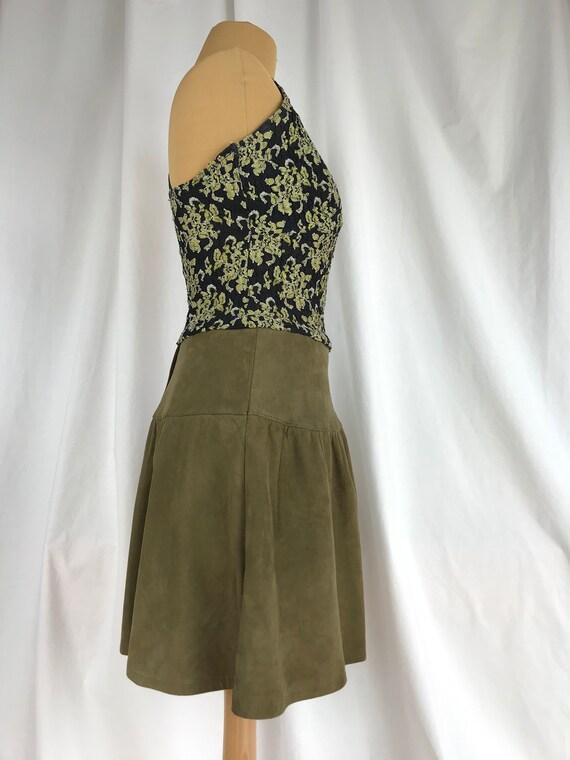 Original Vintage 80s, soft suede mini skirt, flar… - image 5