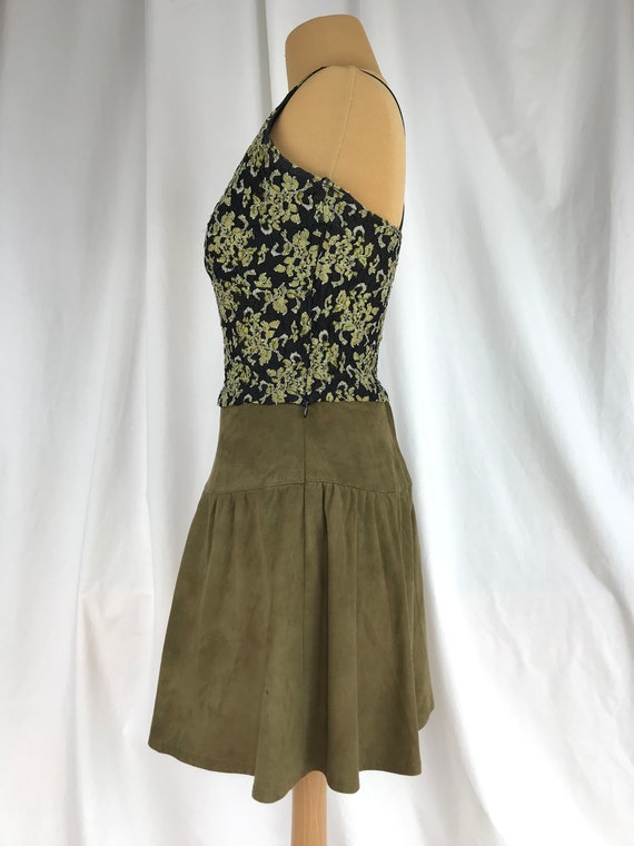 Original Vintage 80s, soft suede mini skirt, flar… - image 4