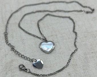 Mother of pearl heart necklace stainless steel