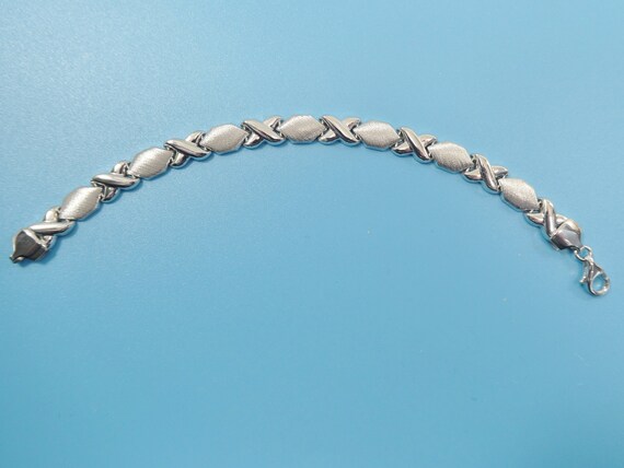 6.5 Inch Xoxo Satin Stampato Bracelet 14k White Gold Color
