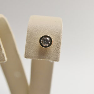 14k real solid yellow gold 3mm bezel setting nose ring