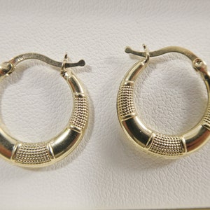 10k real solid yellow gold 17MM classic design hoop earrings