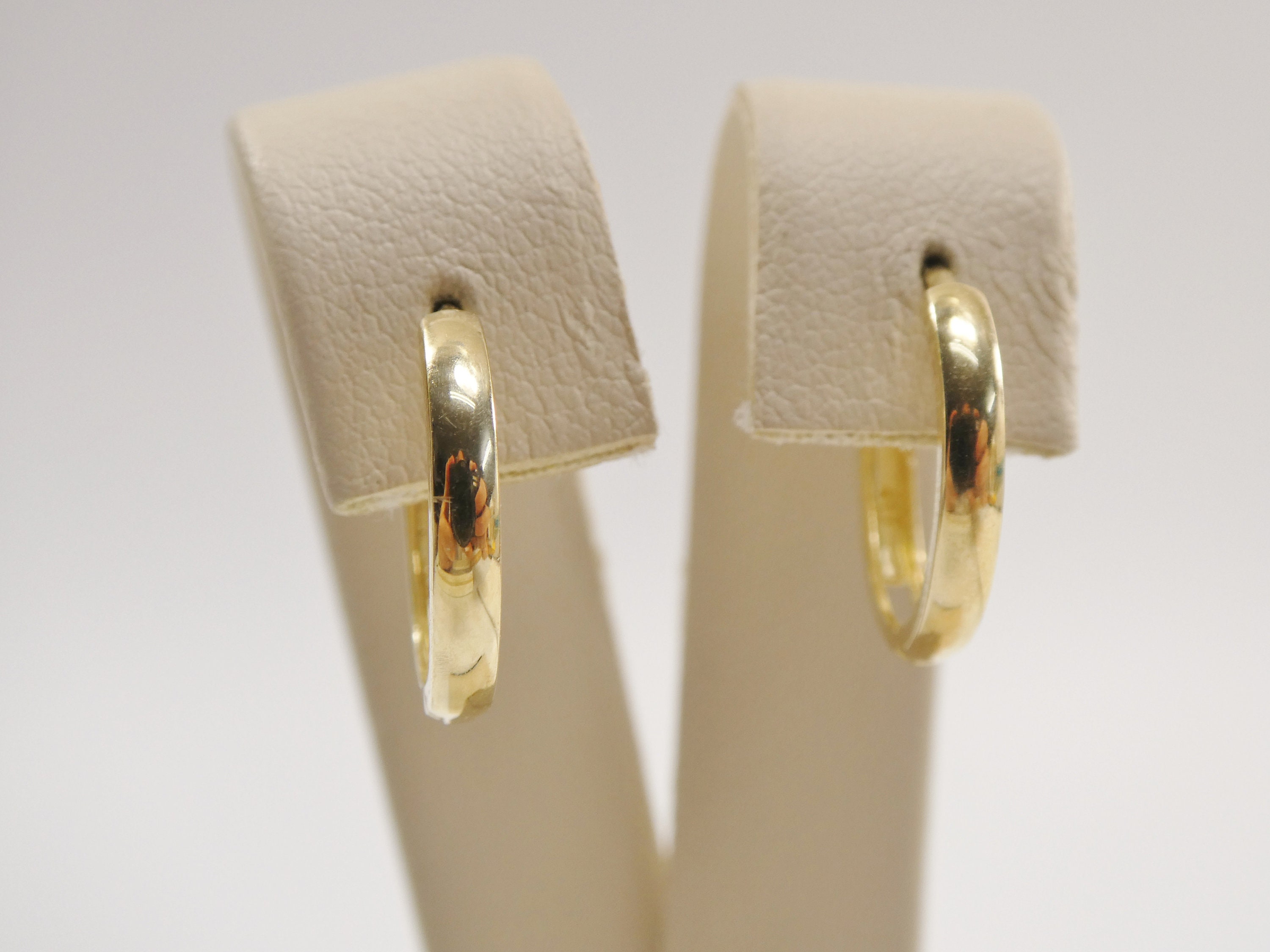 real 10k solid yellow gold plain high polish 15mm hoop huggie earrings