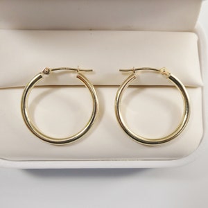 14K real solid yellow gold 2mm / 22mm round hoop earrings snap closure high polish finish