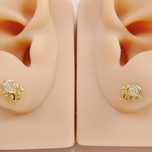 Delicados aretes pequeños con forma de elefante de oro amarillo macizo de 10 quilates