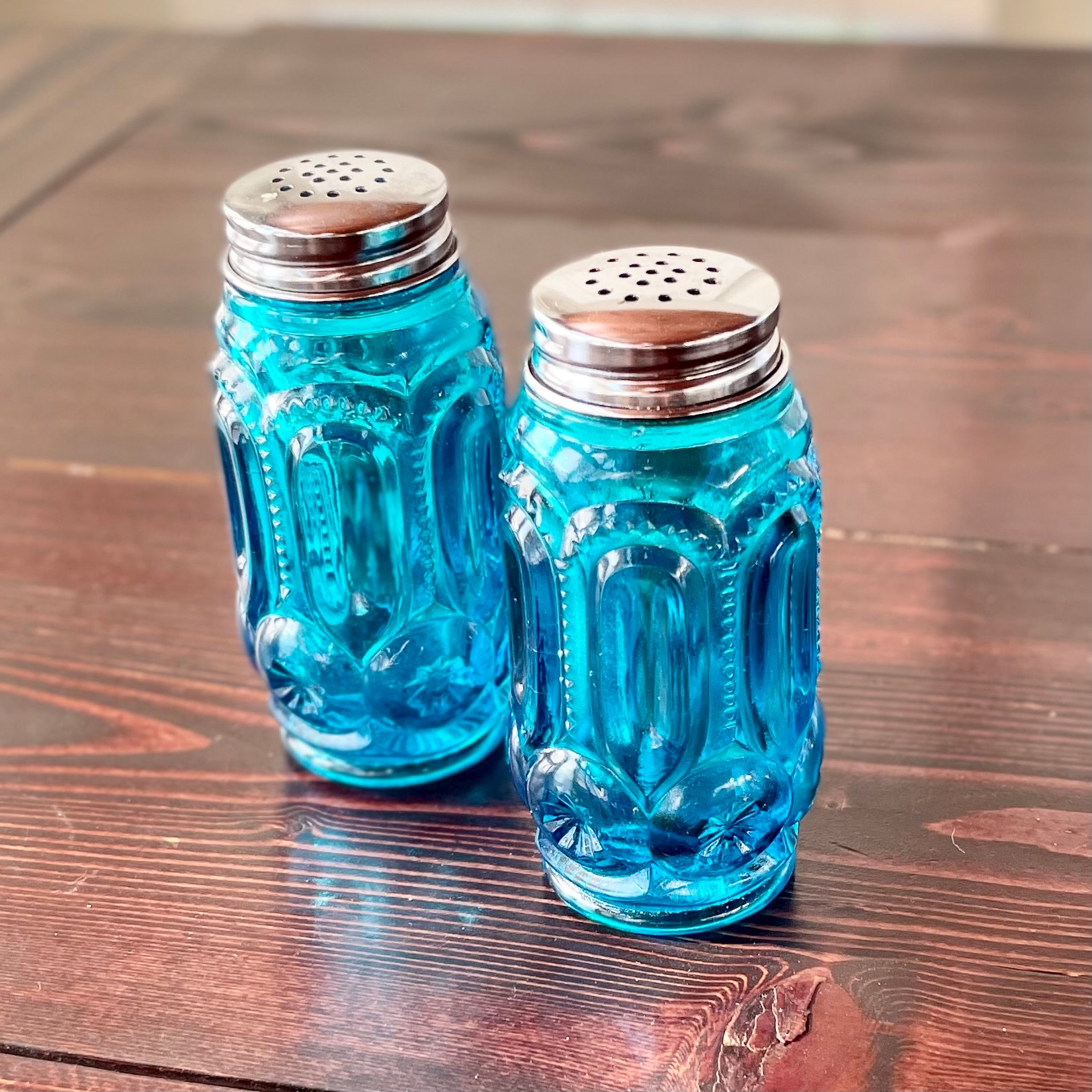 Blue glass salt and pepper shakers online
