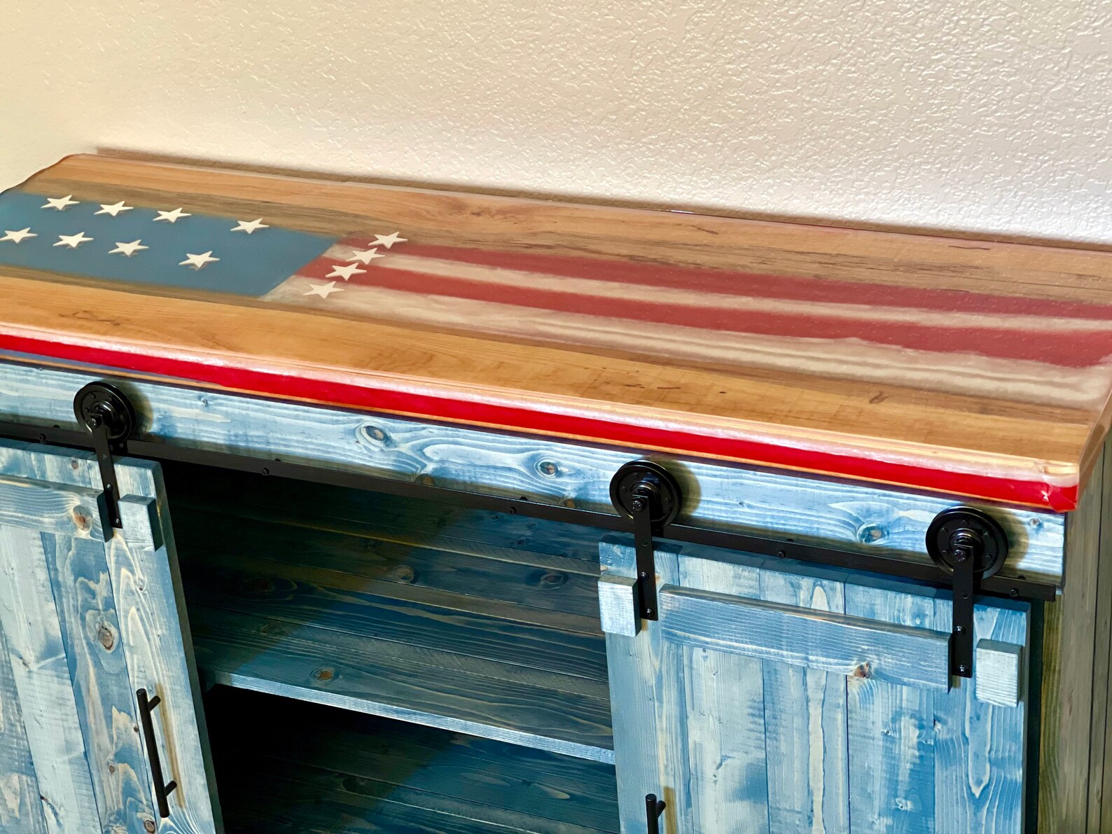 Moderna casa de campo rústica epoxi baño vanidad con puertas | Etsy