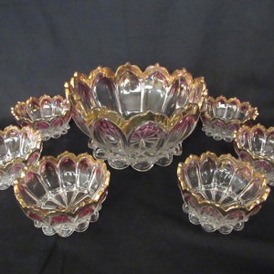 U.S. Glass Company #15082 Columbia, Church Windows with Maiden’s Blush Master Berry and 6 Small Berry Bowls 1903