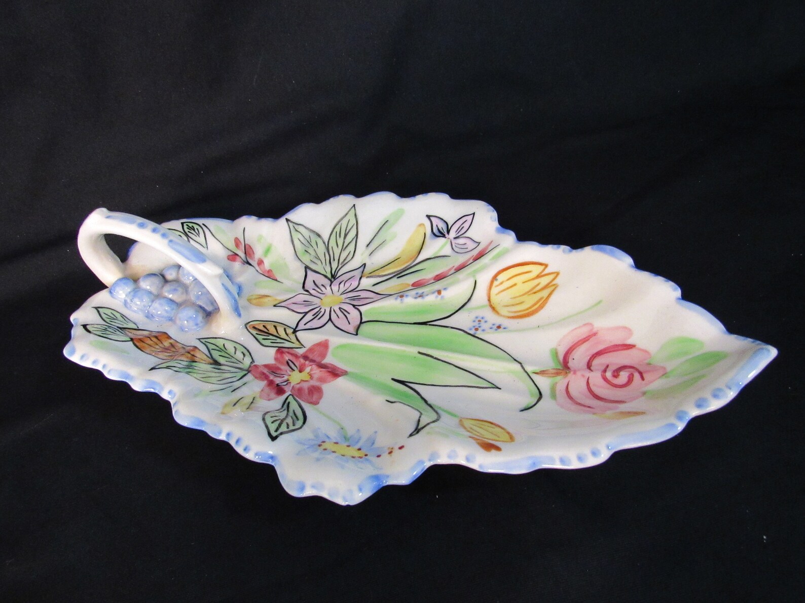 Blue Ridge Pattern Identification Blue Ridge Southern Potteries Summertime Pattern Leaf Shaped Handled ...