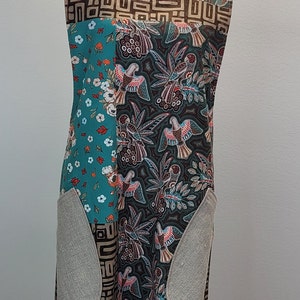 Delantal reversible para mujer - estilo espalda cruzada - sin corbatas - 2 delantales en 1 - fantástico patchwork de algodón y lino con estampado aborigen - bolsillos enormes