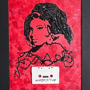 Retrato de Amy Winehouse vermelho feito de fita cassete em painel de tela, moldura de madeira maciça, arte original pronta para pendurar, arte em cassete, feito à mão